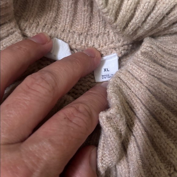 GAP Girls Soft Cream Cowl Neck Cozy Sweater XL (women’s size XS/S) - Picture 5 of 7